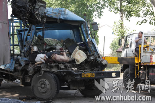 宜昌車(chē)禍新聞更新，應(yīng)對(duì)車(chē)禍?zhǔn)录牟襟E指南（適用于初學(xué)者與進(jìn)階用戶）