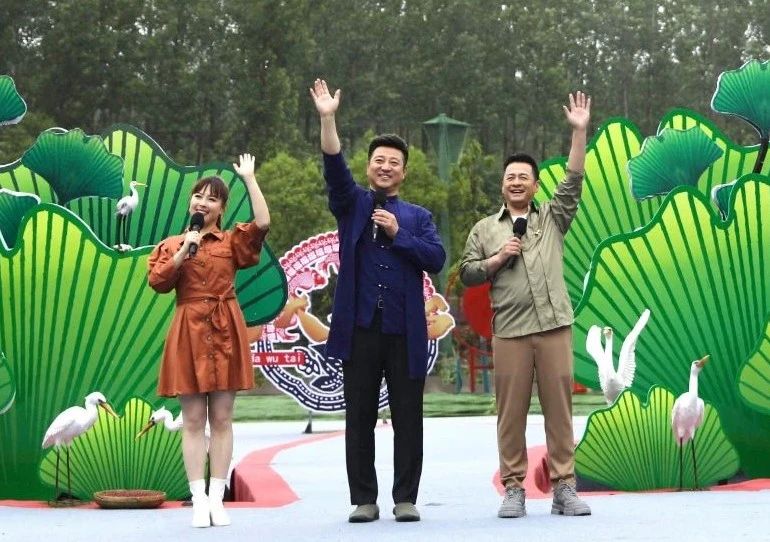 新浪最新消息,友情與家庭的溫馨日常時刻