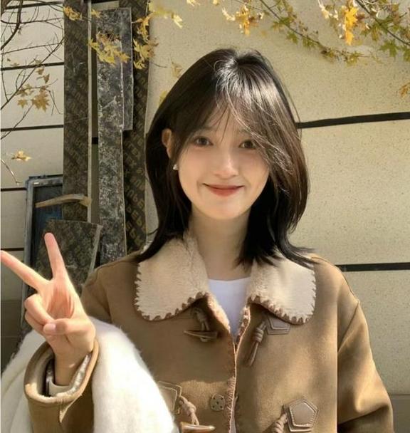 科技與時(shí)尚融合，2024年最新流行發(fā)型展望