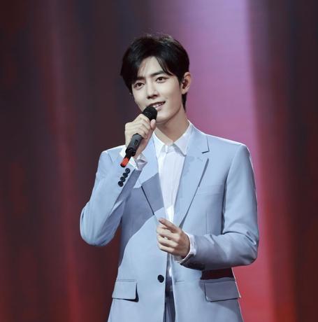 肖戰(zhàn)最新應(yīng)援點(diǎn)亮科技之光，新品璀璨，生活因你而精彩