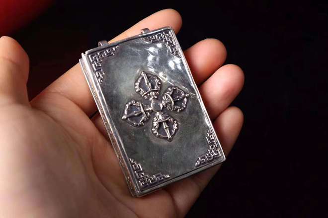 佛牌明星的成長之路，一路學習，自信閃耀