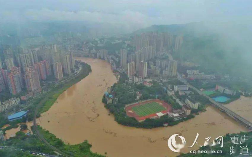 洪峰來襲，背景、事件、影響與時代重要性解析