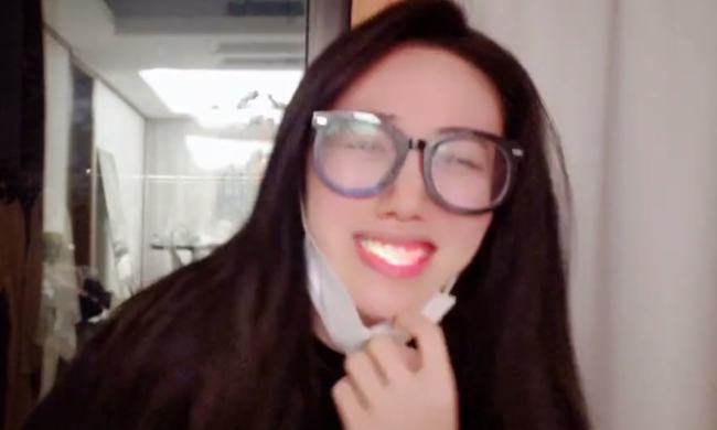 小董最新潮流風(fēng)采揭秘，引領(lǐng)潮流魅力無限！